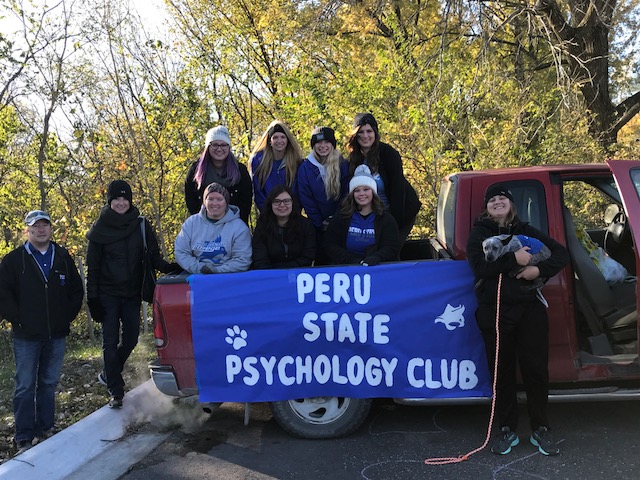 psychology club float in homecoming parade